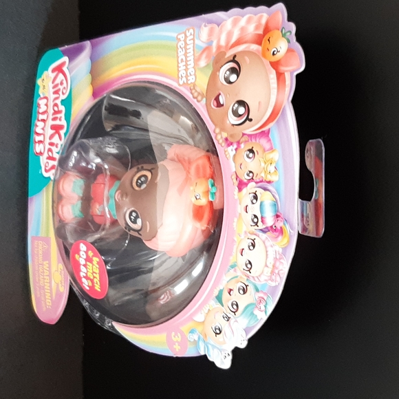 Kindi Kids Minis Summer Peaches Doll 3.5" Poseable Bobble Head Figurine Glittery - Picture 3 of 8